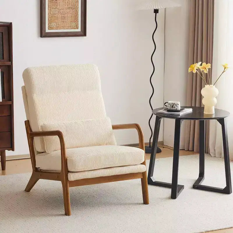 Chaise de loisirs d'intérieur en lin avec accoudoirs et dossier en bois massif et cadre en fer, dossier haut.