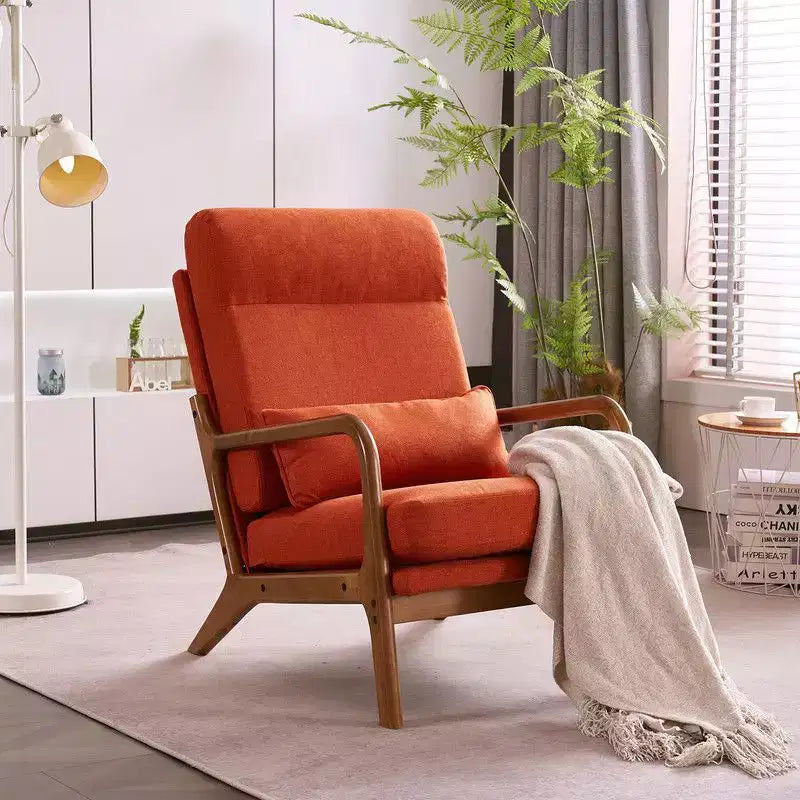 Chaise de loisirs d'intérieur en lin avec accoudoirs et dossier en bois massif et cadre en fer, dossier haut.