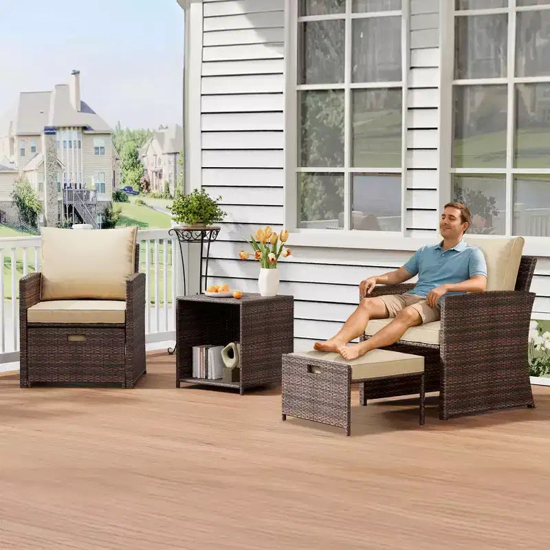Ensemble de conversation de patio à dossier haut 5 pièces avec 2 poufs et table, chaises longues en rotin PE tout temps avec coussins moelleux, pour balcon, jardin et bord de piscine