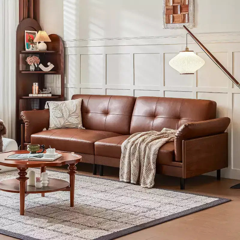 Canapé Chesterfield 228 cm en cuir marron de style Mid-Century avec extérieur en bois massif et capitonnage fait main, canapé d'angle rétro en cuir 4 places pour salon